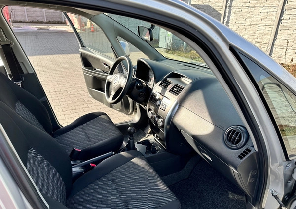 Suzuki SX4 cena 17500 przebieg: 205000, rok produkcji 2007 z Wrocław małe 379